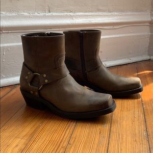 Ariat “Alden” Leather Cowgirl Boots